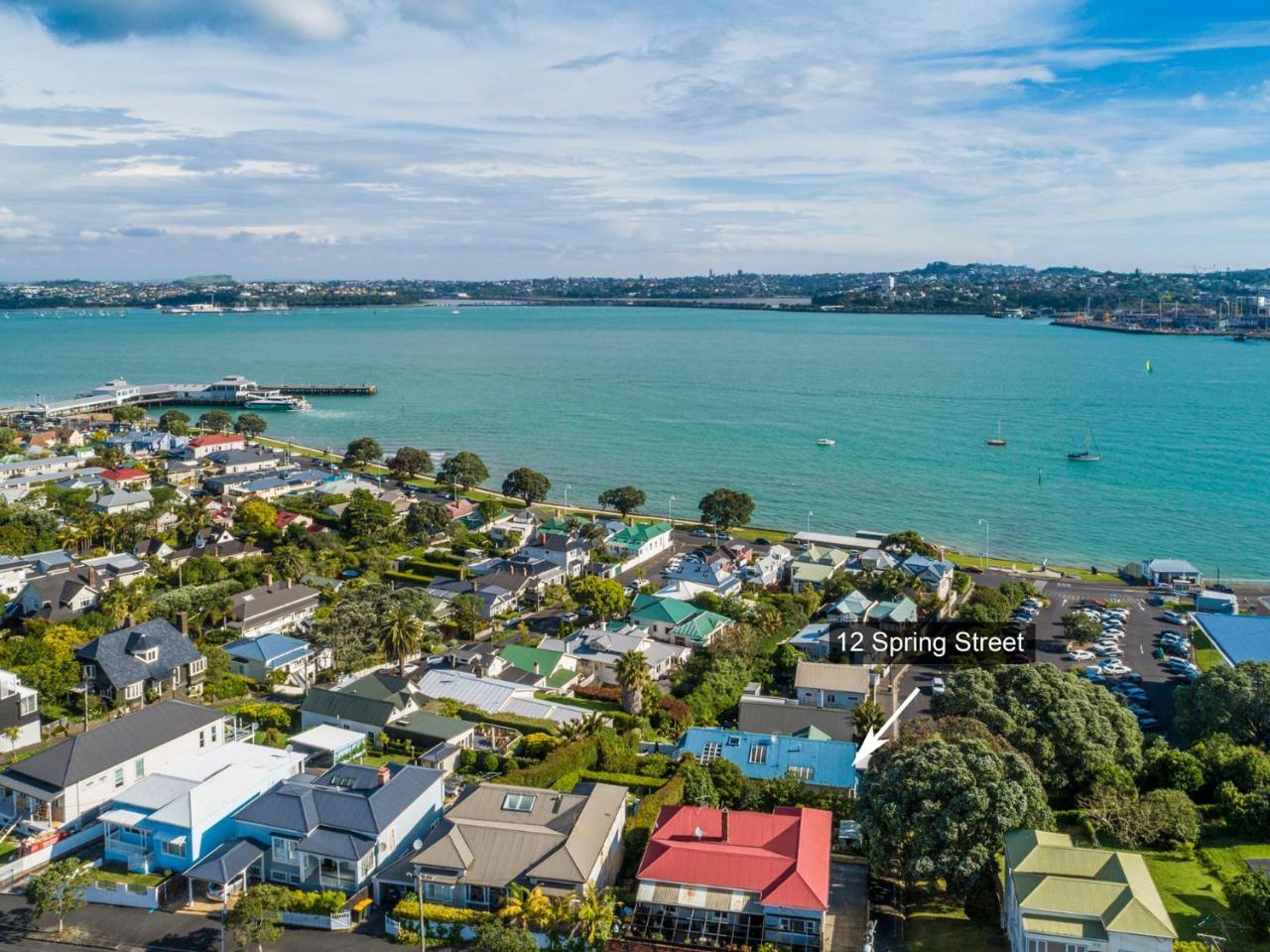 Devonport Harbour View Guest house *